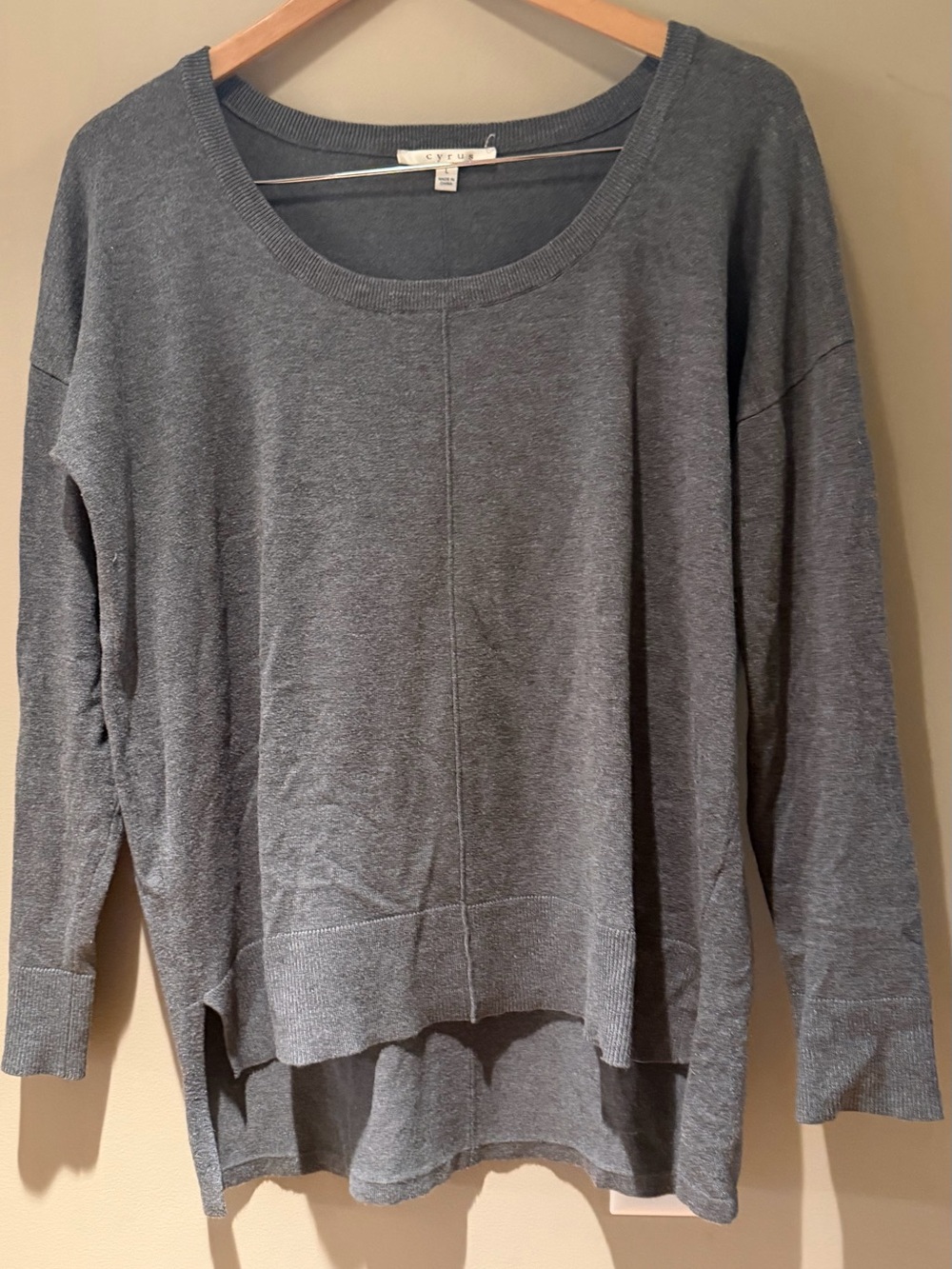 Cyrus Charcoal Scoop Neck Lightweight Pullover Sweater L